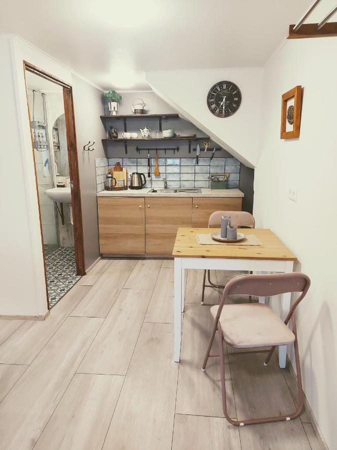 Grásteinn Guesthouse Þórshöfn Esterno foto