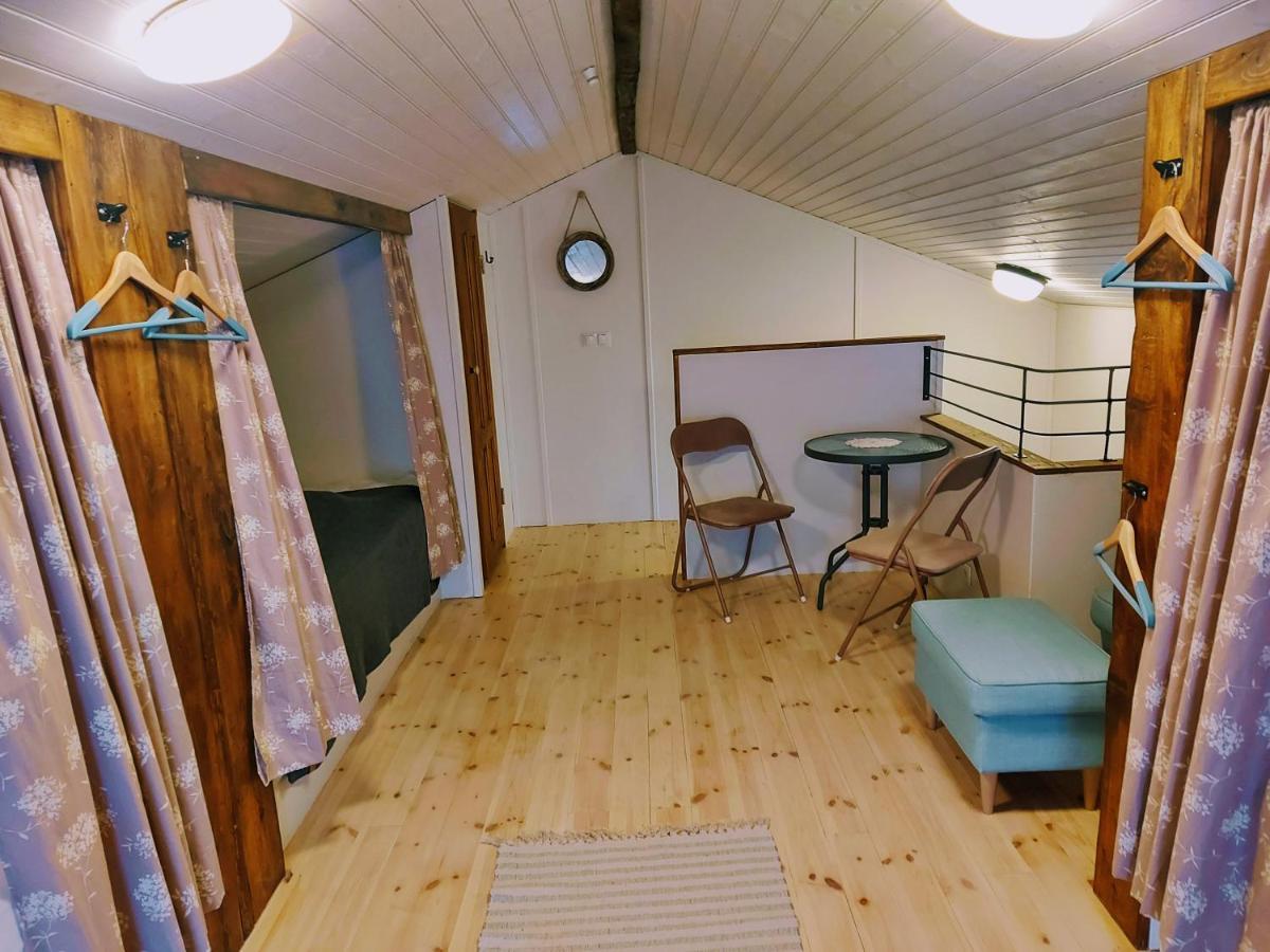 Grásteinn Guesthouse Þórshöfn Esterno foto