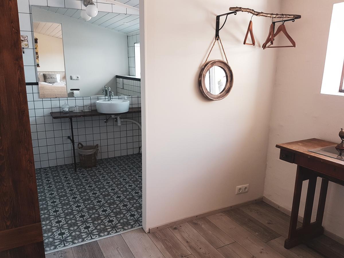 Grásteinn Guesthouse Þórshöfn Esterno foto