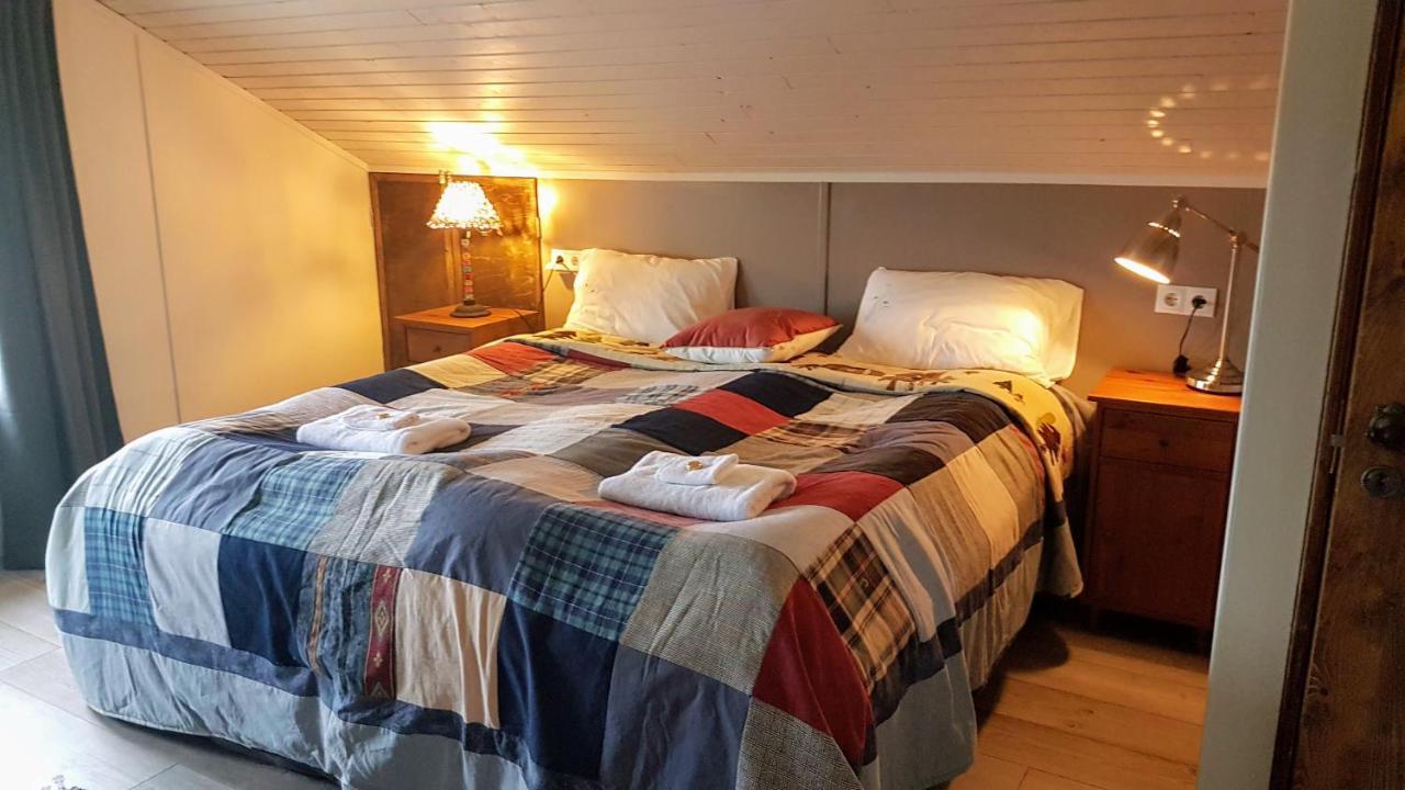 Grásteinn Guesthouse Þórshöfn Esterno foto